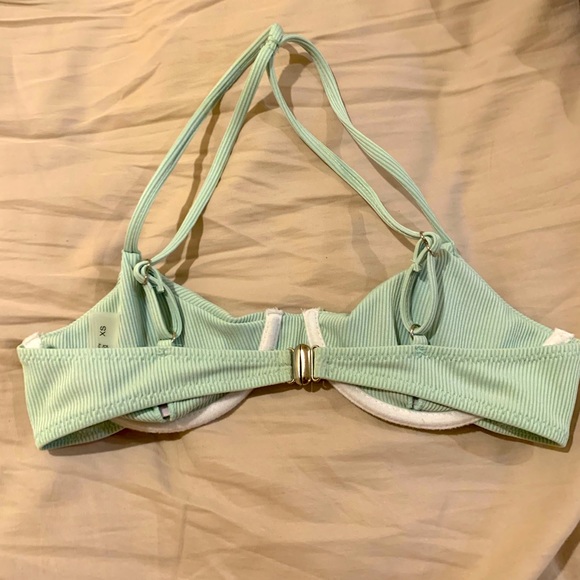 This is a beautiful swim too from shein size xs. - Picture 2 of 4